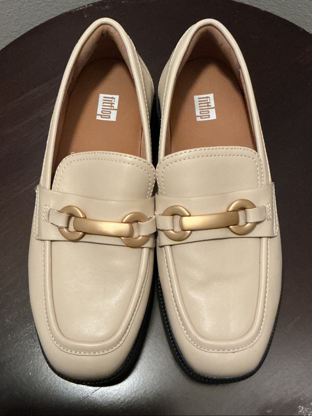 Fitflop Men’s Cream Slip-On Loafers with Gold Chain Detail